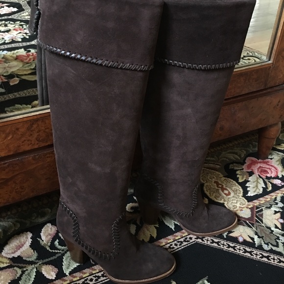 Michael Kors suede boots Size 8 brown from Neiman’s - Picture 3 of 8